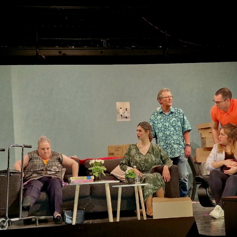 Scapino 2024 - Surprise!  3 - Toneelvereniging Plankenkoorts 